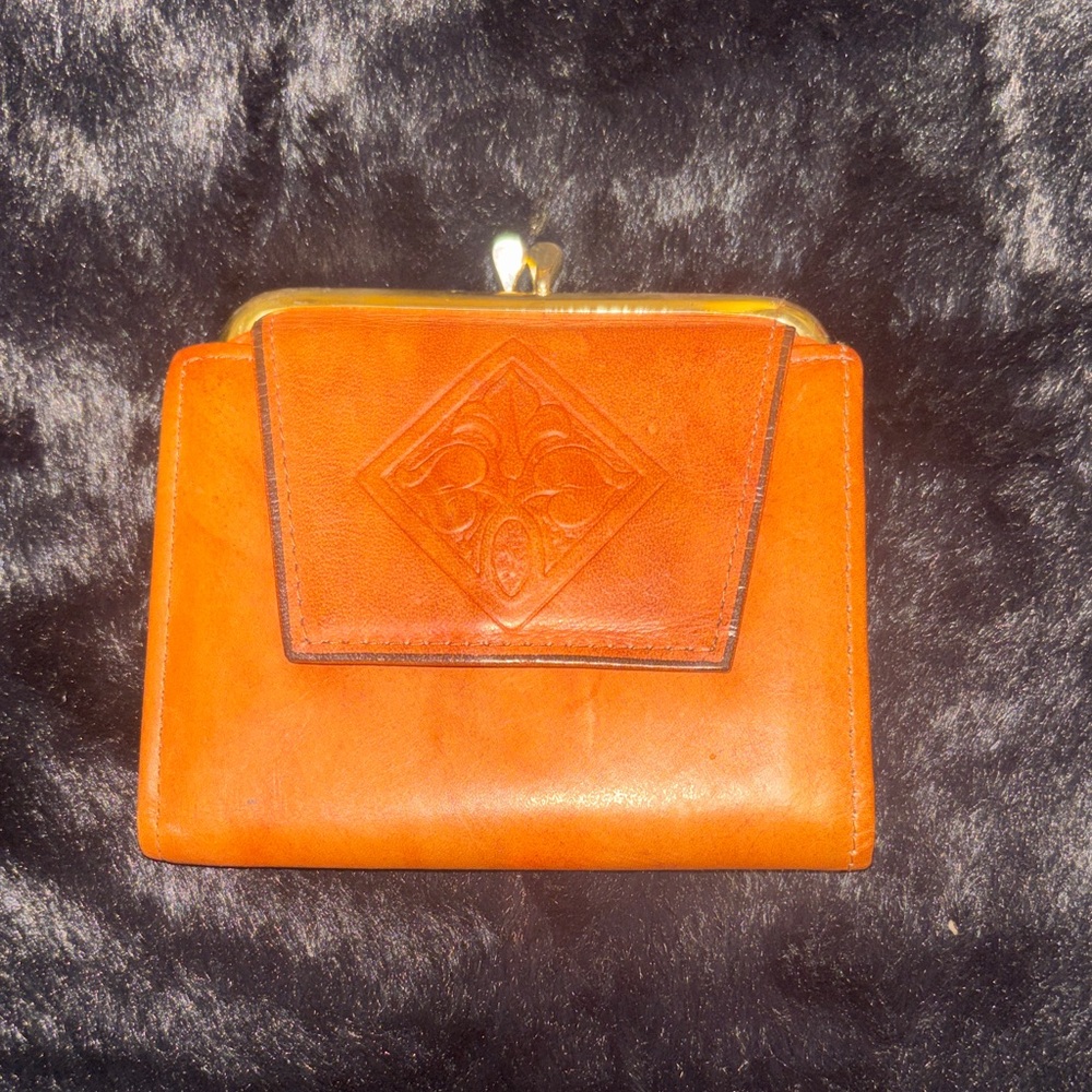 VTH Elegant Brown  Leather Women's coin purse.